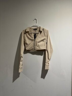PrettyLittleThing Nude Zip Up Crop Top NWT Size 6